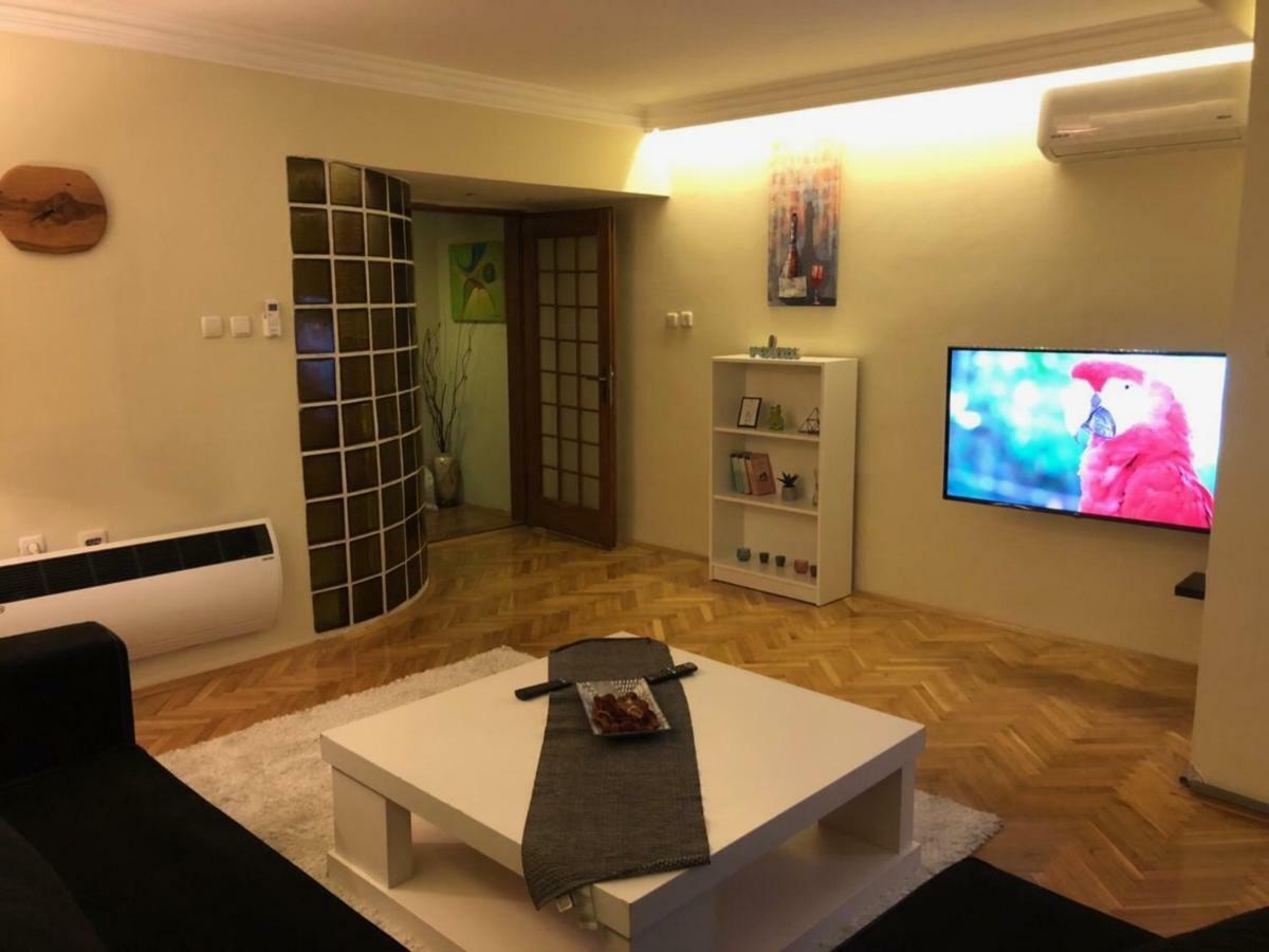 Central Apartment With City View Prizren Buitenkant foto